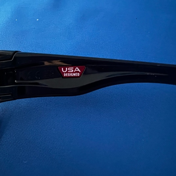 Oakley Black Sunglasses - Picture 4 of 7